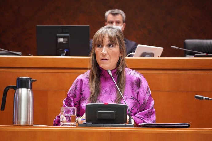 La consejera de Sanidad del Gobierno de Aragón, Sira Repollés, comparece ante la Comisión de Presupuestos del Parlamento autonómico.