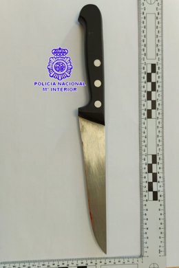 Arma intervenida al autor del apuñalamiento en Valladolid.