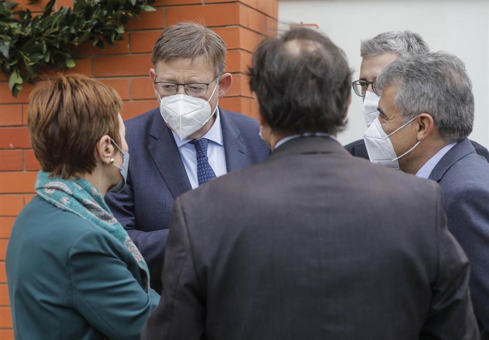 Ximo Puig asiste a un homenaje a Ernest Lluch