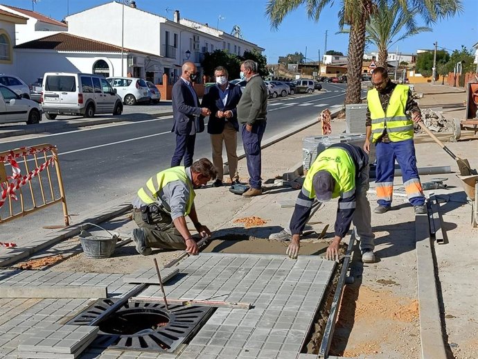 El delegado territorial de Regeneración, Justicia y Administración Local de la Junta en Huelva, Alfredo Martín, en Calañas.