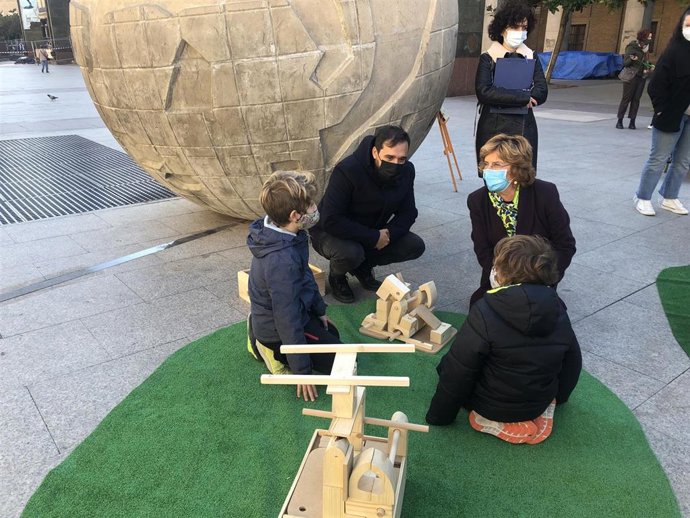 Presentación del JuegaLAAAB en la plaza del Pilar