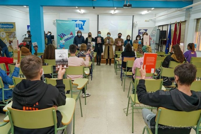 Presentación de los Premios Mandarache y Hache