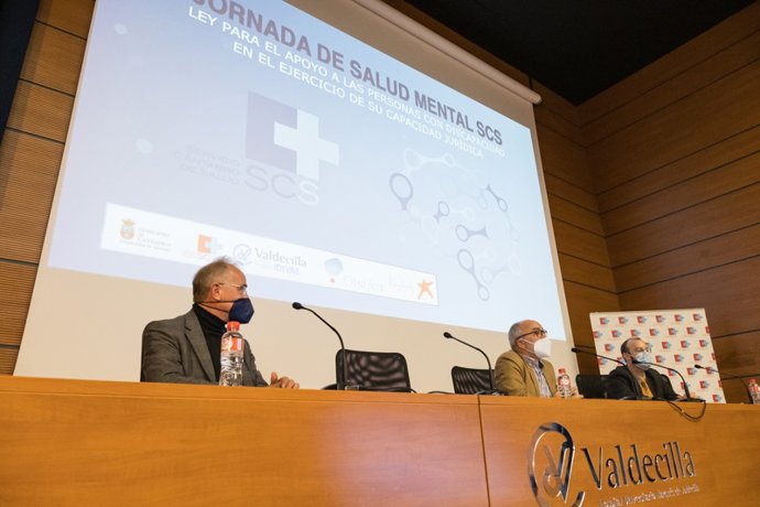 El consejero de Sanidad, Miguel Rodríguez, durante la clausura de la I Jornada de Salud Mental del SCS