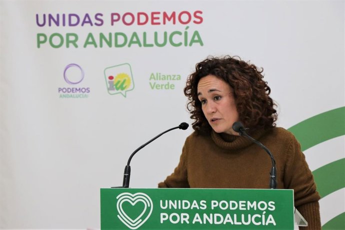 La portavoz adjunta de Unidas Podemos por Andalucía, Ana Naranjo, en una rueda de prensa.
