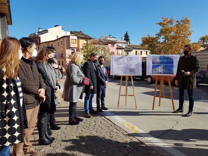 Presentación de la licitación del edificio de viviendas de alquiler social, en la Merced, en Huesca.