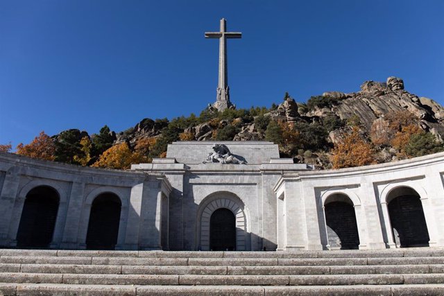 Entrada de acceso a la basílica del Valle de los Caídos