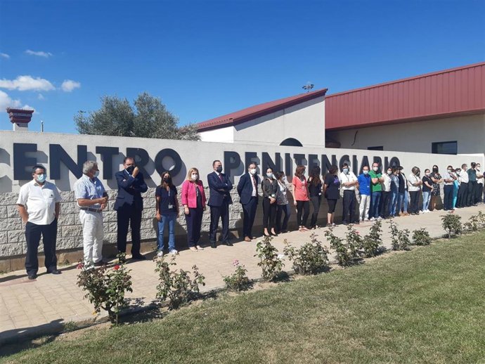 Archivo - Manifestación en la cárcel de Villena por la agresión a la subdirectora