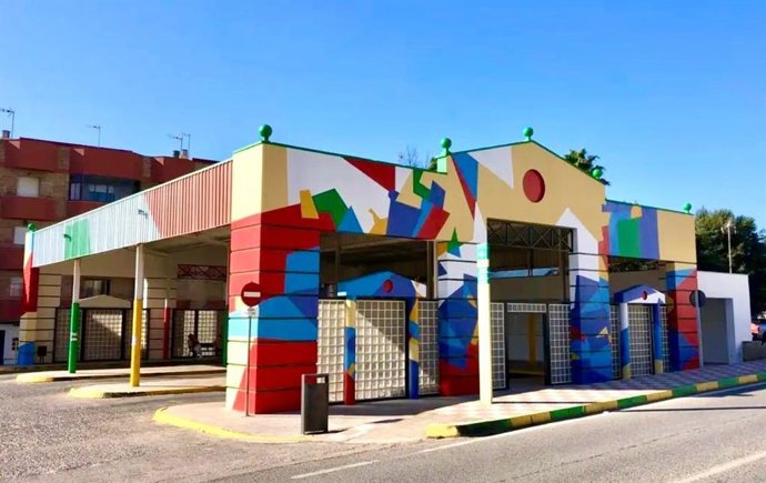 Apeadero de autobús en Los Barrios.