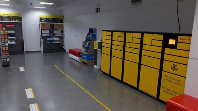 Un terminal CityPaq de Correos en Barber del Valls (Barcelona)