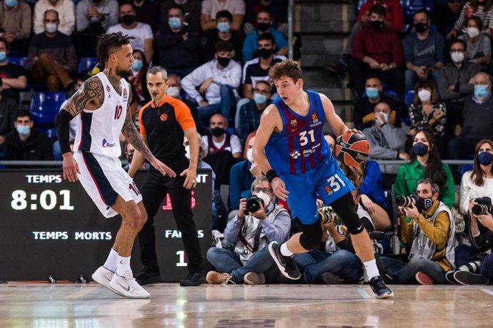 Rokas Jokubaitis of FC Barcelona in action during the Turkish Airlines EuroLeague match between FC Barcelona  and CSKA Moscow  at Palau Blaugrana on November 17, 2021 in Barcelona, Spain.
