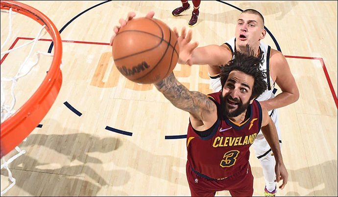 Ricky Rubio (Cavaliers) y Jokic (Nuggets)