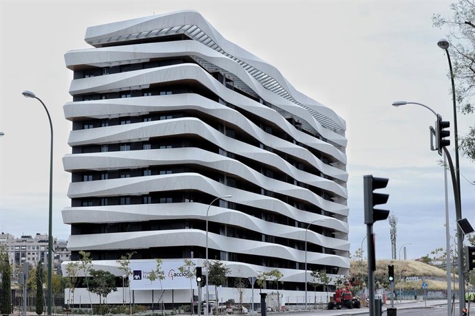 Archivo - Edificio de viviendas en construcción en Madrid (España), a 20 de octubre de 2020