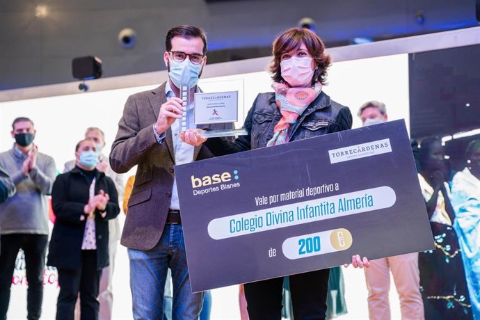 Acto de entrega del cheque de '6 horas non stop' de la Fundación Jesús Peregrín