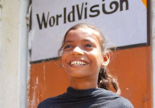 Preety ayuda a su comunidad para tener retretes gracias a World Vision