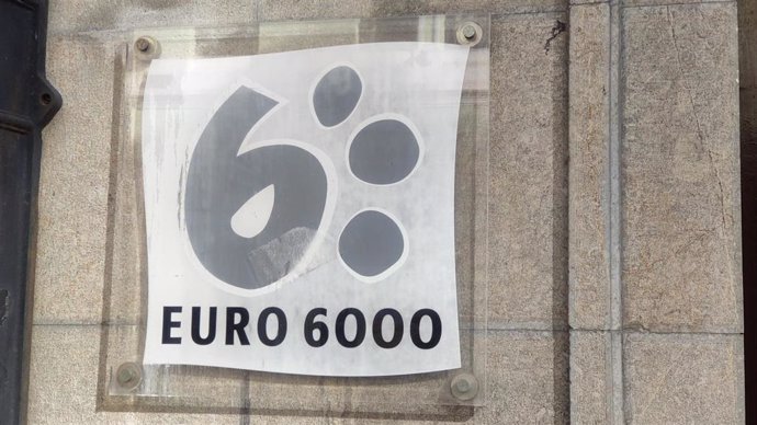 Archivo - Cajero de la red Euro 6000 en Oviedo.