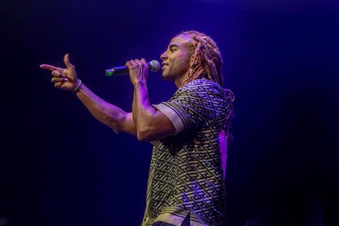 Archivo - El cantante Yotuel actúa en un concierto en el WiZink Center dedicado a la cultura hispanoamericana, a 12 de octubre de 2021, en Madrid, (España)