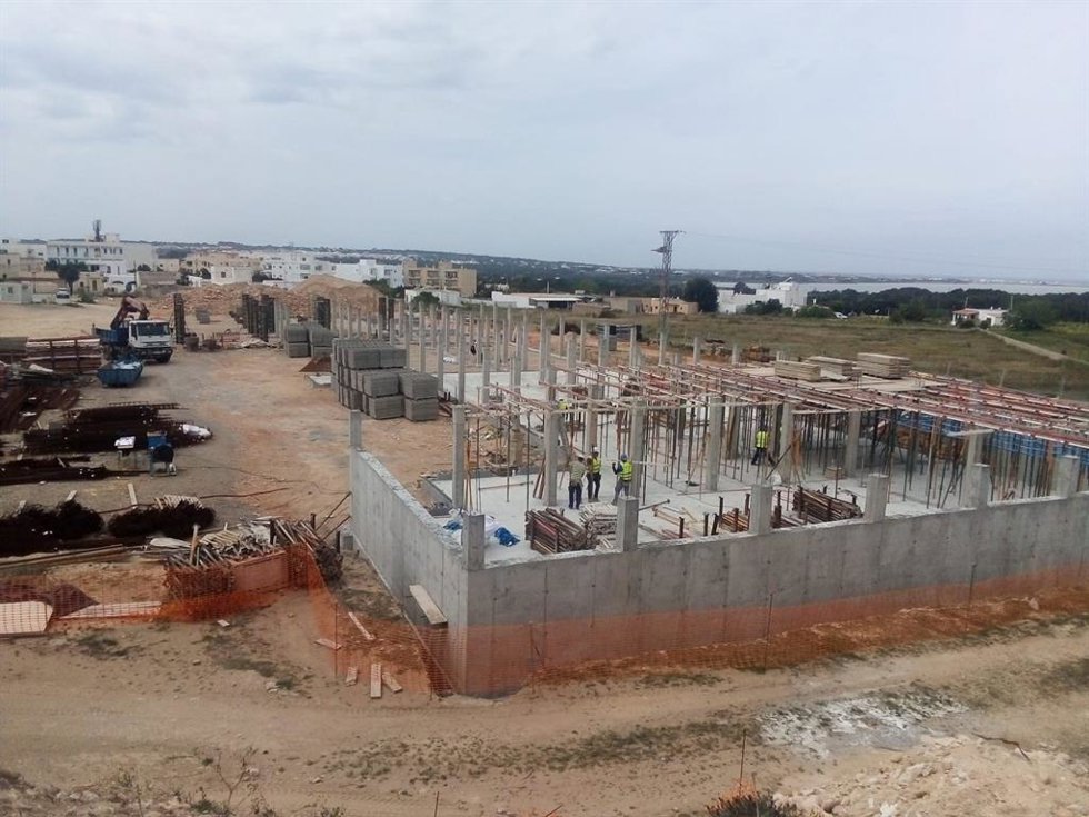 Archivo - Obras del CEIP de Sant Ferran, en Formentera, en 2020.