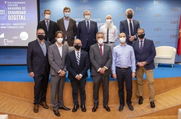 Imagen de grupo de los ponentes de la jornada