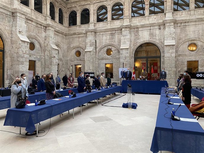 Inicio del pleno del Ayuntamiento de Burgos