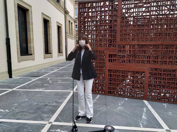 Archivo - Idoia Mendia, en el exterior del Parlamento Vasco