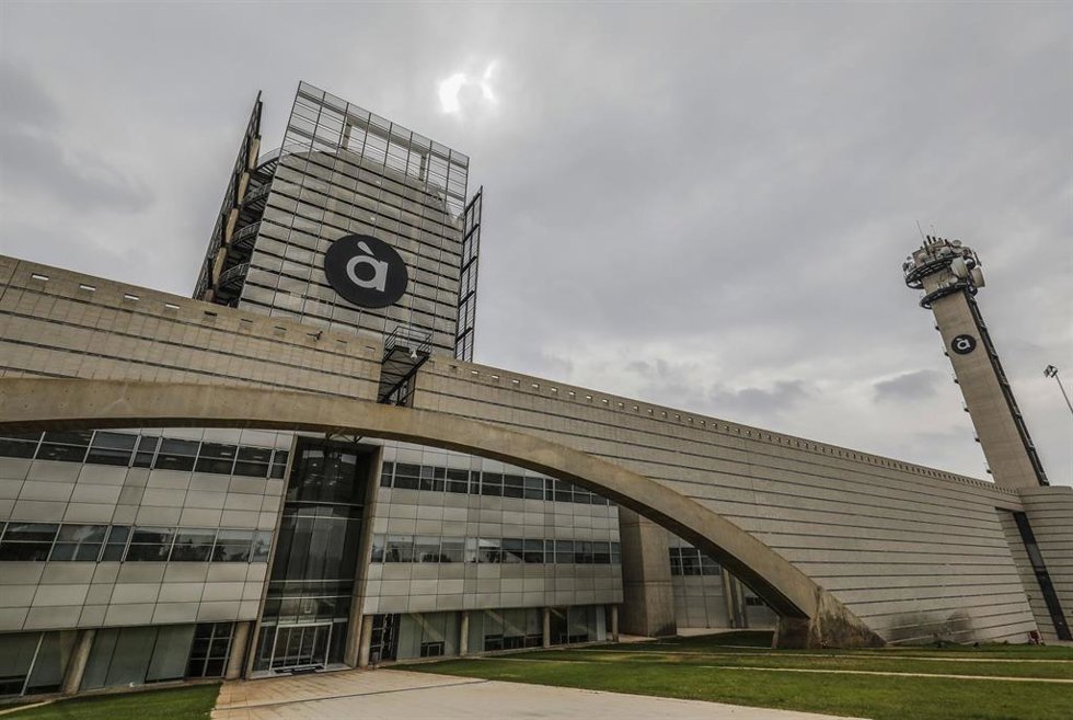 Archivo - Edificio de la sede de la televisión valenciana  Punt.
