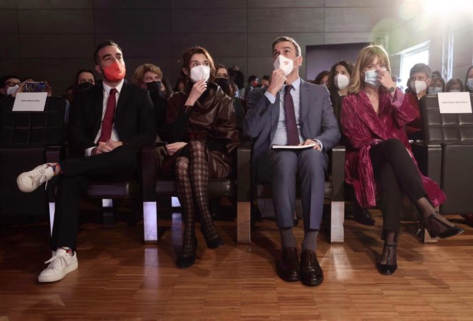 Pedro Sánchez clausura el acto organizado por el Alto Comisionado para España Nación Emprendedora, con motivo del Día Internacional de la Mujer Emprendedora, en el Museo del Traje.