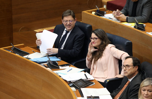 El presidente y la vicepresidenta del Consell, Ximo Puig y Mónica Oltra, junto a otros miembros del ejecutivo