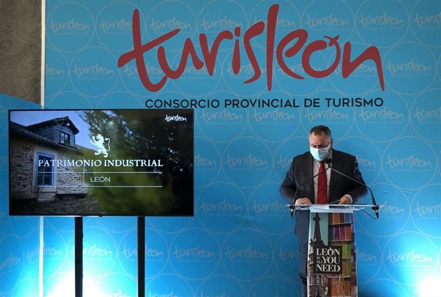 El presidente de la Diputación de León, Eduardo Morán, presenta la oferta turística de la provincia en Intur 2021.