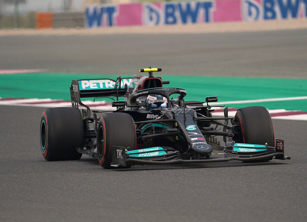 19 November 2021, Qatar, Lusail: Finnish F1 driver Valtteri Bottas of Team Mercedes takes part in the first practice session of the Qatar Grand Prix Formula One race at the Losail Circuit. Photo: Hasan Bratic/dpa