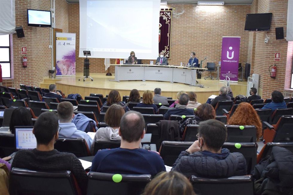 Jornada sobre el acoso como manifestación de violencia contra la mujer celebrada en la UCLM