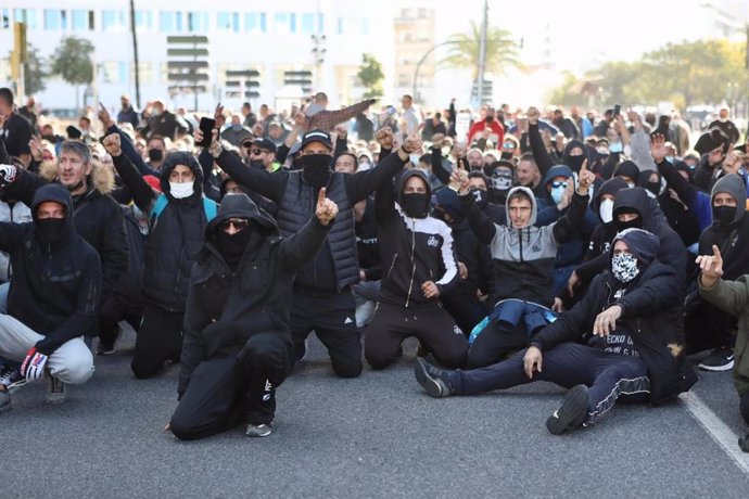 Trabajadores del metal en una de las concentraciones en Cádiz por la huelga del metal.