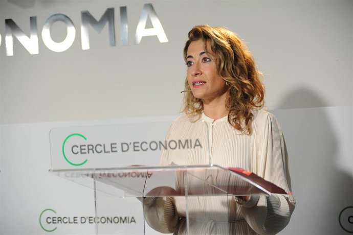 La ministra Raquel Sánchez interviene en la jornada 'Movilidad y vivienda: ampliación de derechos y generación de oportunidades económicas', en el Cercle d'Economia, a 19 de noviembre de 2021, en Barcelona, Catalunya (España). El encuentro tiene como ob