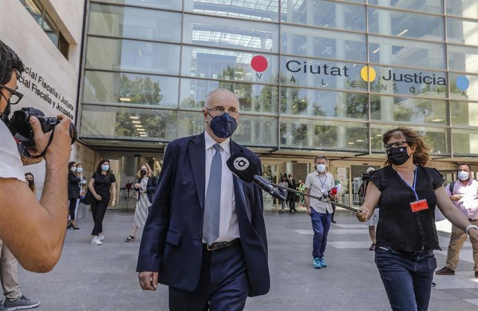 Archivo - El exconseller y exdiputado 'popular' en Les Corts, Rafael Blasco, al salir de los juzgados