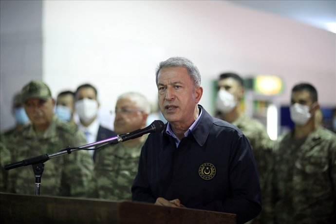Archivo - El ministro de Defensa de Turquía, Hulusi Akar