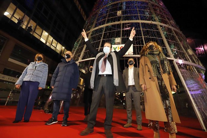 Archivo - El alcalde de Vigo, Abel Caballero, durante el acto de encendido del alumbrado de la Navidad, en Vigo, Pontevedra, Galicia (España), a 2 de diciembre de 2020