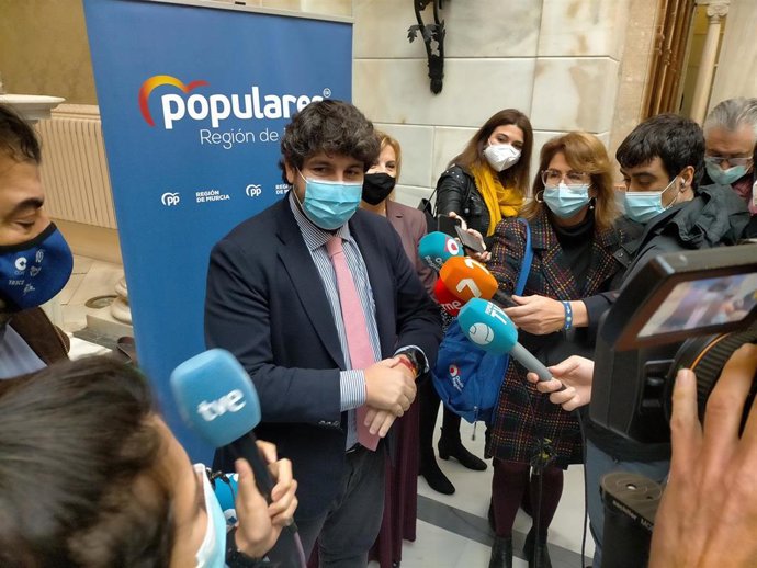 López Miras,e n el contacto con los medios de comunicación