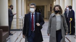 El ministro de la Presidencia, Relaciones con las Cortes y Memoria Democrática, Félix Bolaños, a su llegada a una sesión de control al Gobierno en el Senado, a 16 de noviembre de 2021, en Madrid (España)