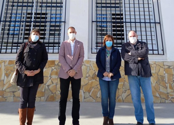 El delegado de Educación visita el CPR Azahar en Alboloduy (Almería).