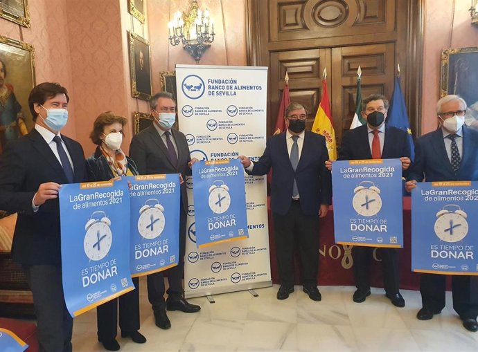El alcalde de Sevilla, Juan Espadas, ha respaldado la presentación de la nueva campaña Gran Recogida 2021 que impulsa el Banco de Alimentos.