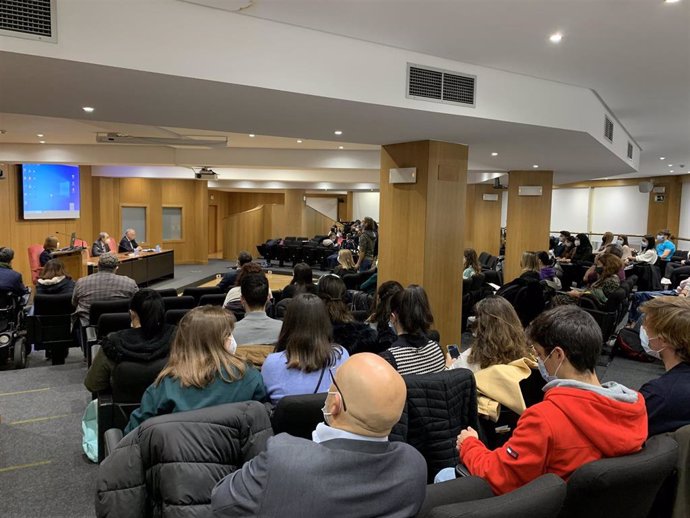 XIV Seminario de Biomedicina, Ética y Derechos Humanos, organizado por la Facultad de Medicina de la Universidad Complutense de Madrid (UCM), el Instituto de Ética Clínica Francisco Vallés y la Fundación ASISA.