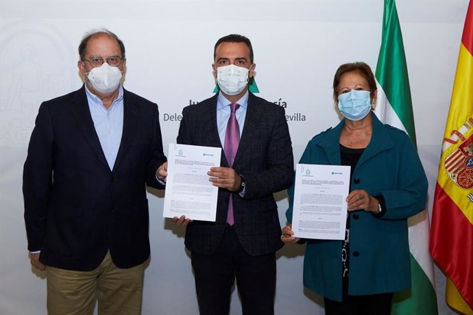 Firma del convenio de colaboración entre la Junta de Andalucía y Madre Coraje