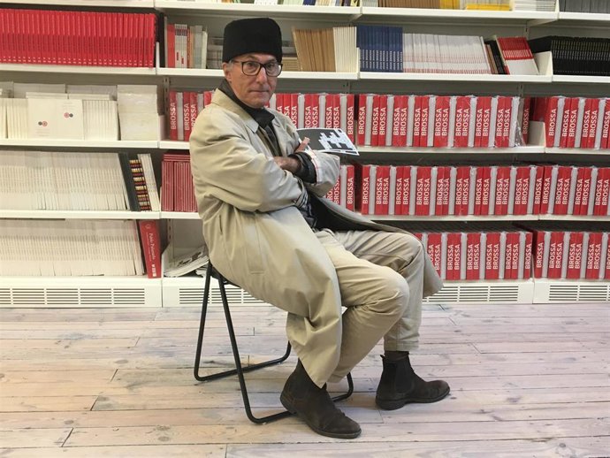 El presidente de la Fundació Joan Brossa, Vicen Altaió, presenta la programación del Centre de les Arts Lliures de Barcelona.