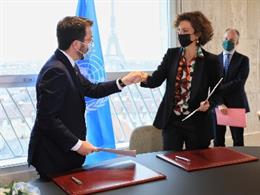 El president de la Generalitat, Pere Aragons, amb la directora general de la Unesco, Audrey Azoulay