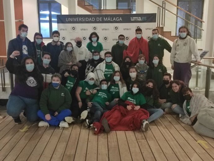 Estudiantes de varias universidades andaluzas se encierran en el Rectorado de la UMA en protesta por la LCU