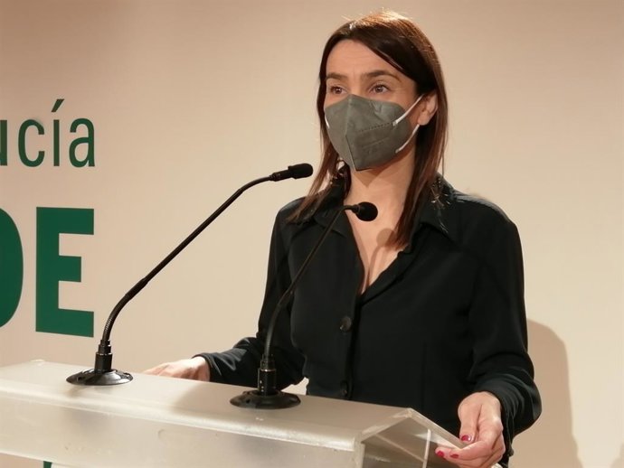 Archivo - La secretaria de Política Municipal del PSOE de Granada, Olga Manzano, en una foto de archivo.