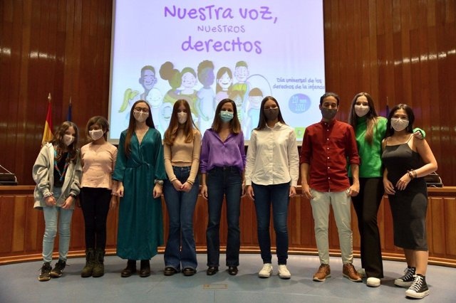 La ministra de Derechos Sociales y Agenda 2030, Ione Belarra, durante el encuentro