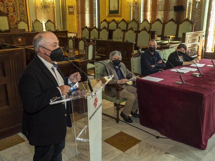 Eusebi Ayensa ha ganado por segunda vez el Premio de ensayo Josep Vallverdú