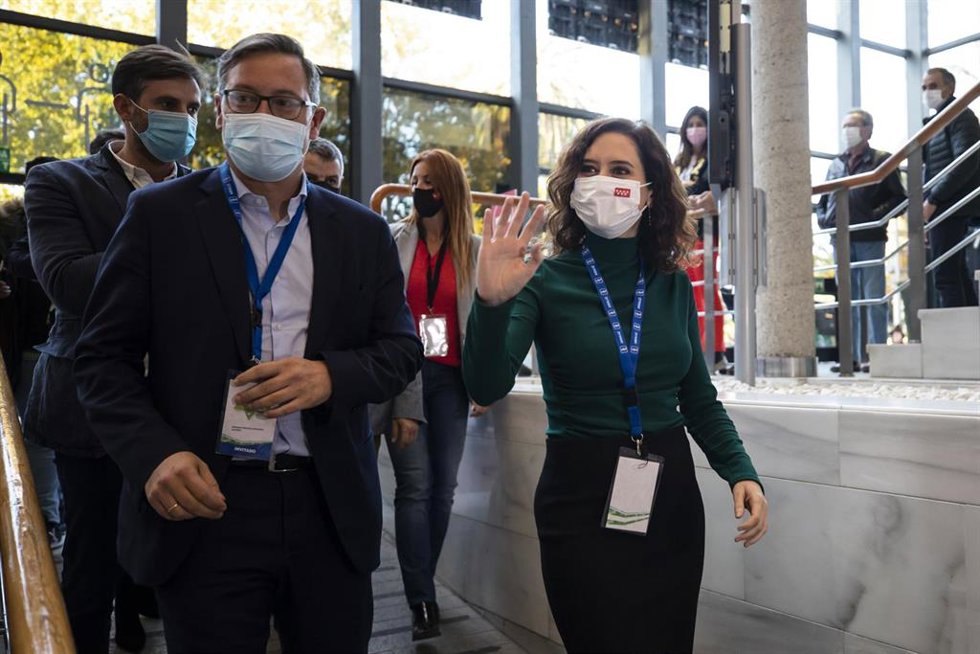 Llegada de la presidenta de la Comunidad de Madrid, Isabel Díaz Ayuso, al XVI Congreso Autonómico del PP Andaluz que se desarrollará este fin de semana en el Palacio de Congreso de Granada bajo el lema 'Andalucía, el cambio funciona' a 18 de noviembre 2