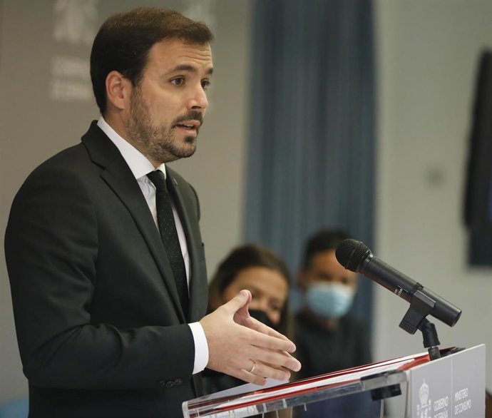 El ministro de Consumo, Alberto Garzón, interviene en el acto de presentación de la campaña 'Lo Reconozco', en la sede del Ministerio, a 15 de noviembre de 2021, en Madrid, (España).