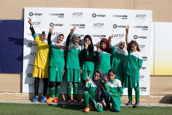 Archivo - LaLiga y su Fundación llenan de ilusión el campo de refugiados de Za'atari en el Día Universal del Niño